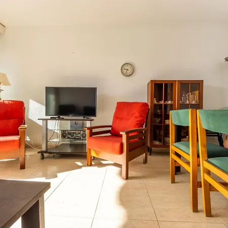 Pompeyo I By Interhome Cambrils